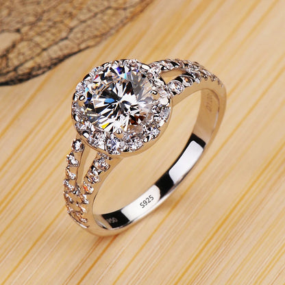 Luxury 18K White Gold Plated Solitaire: Engagement Ring